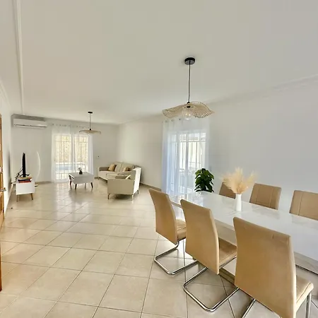 Hébergement de vacances Villa Alcantarilha *