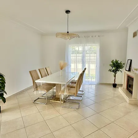 Hébergement de vacances Villa Alcantarilha *